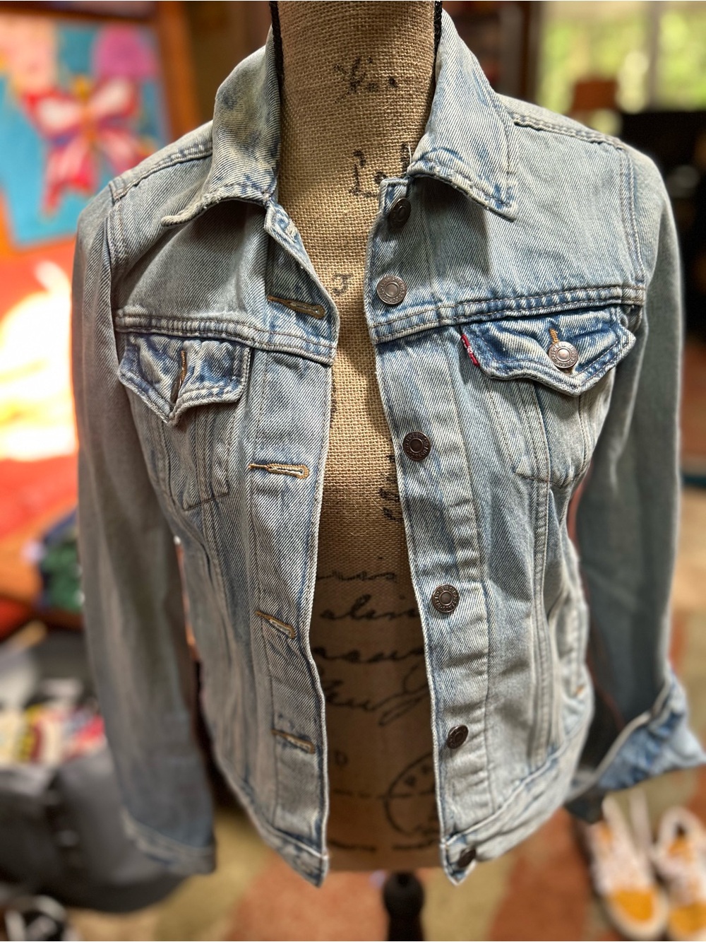 Levi's Women's Light Wash Denim Jacket - Pale Blue